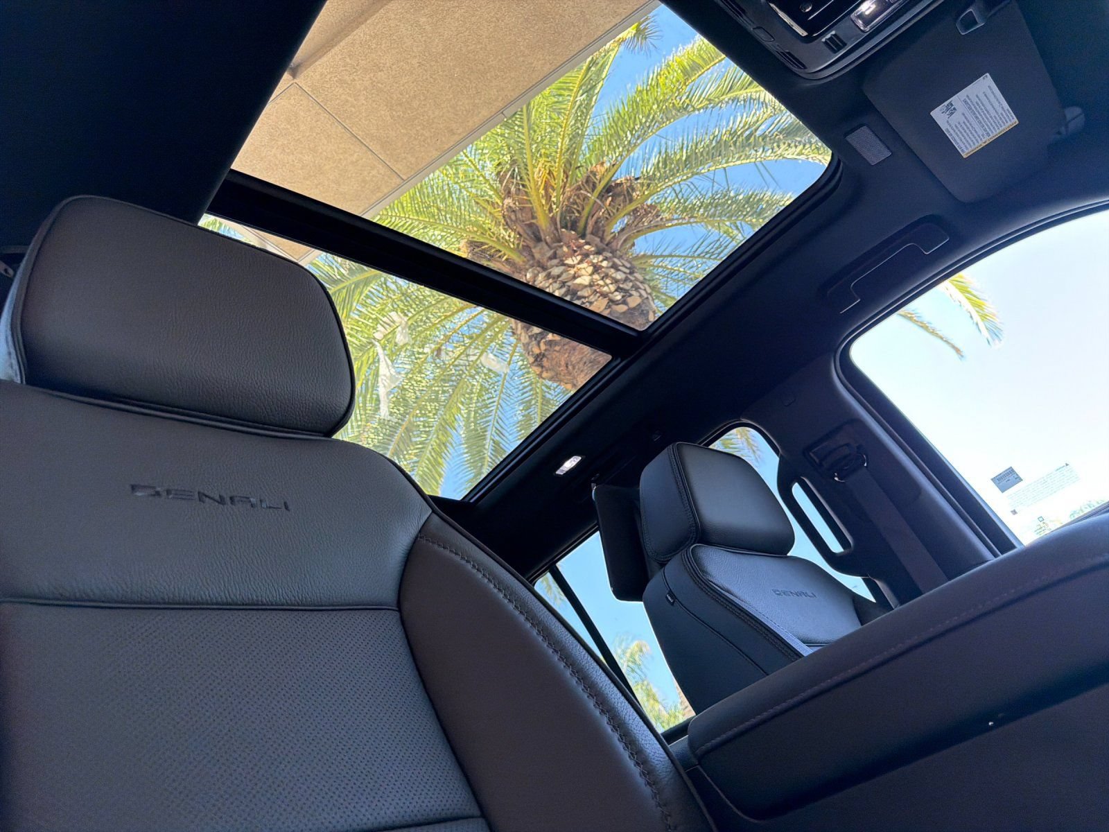 New 2026 GMC Yukon XL Denali w/ Denali Reserve Package AWD/4WD image 19