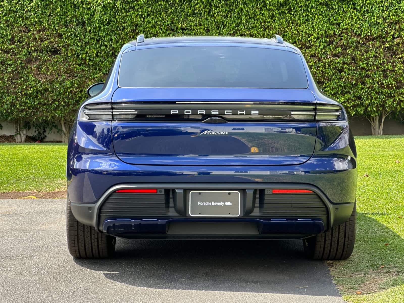 New 2026 Porsche Macan Electric RWD image 7