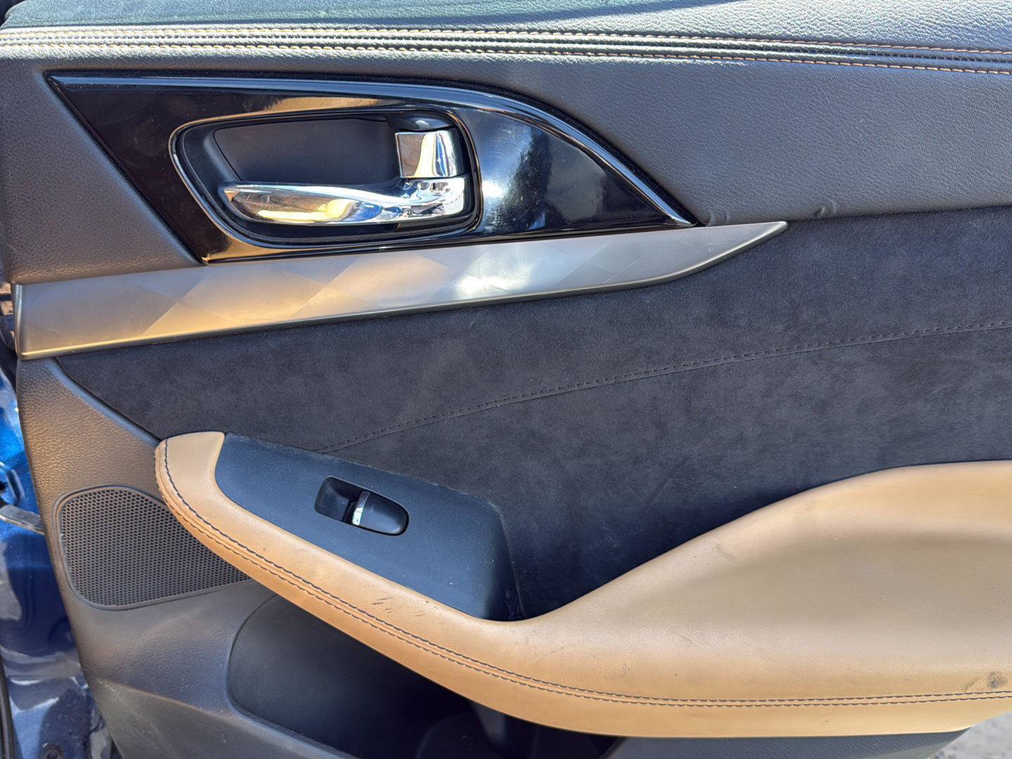 Used 2016 Nissan Maxima SR FWD image 23