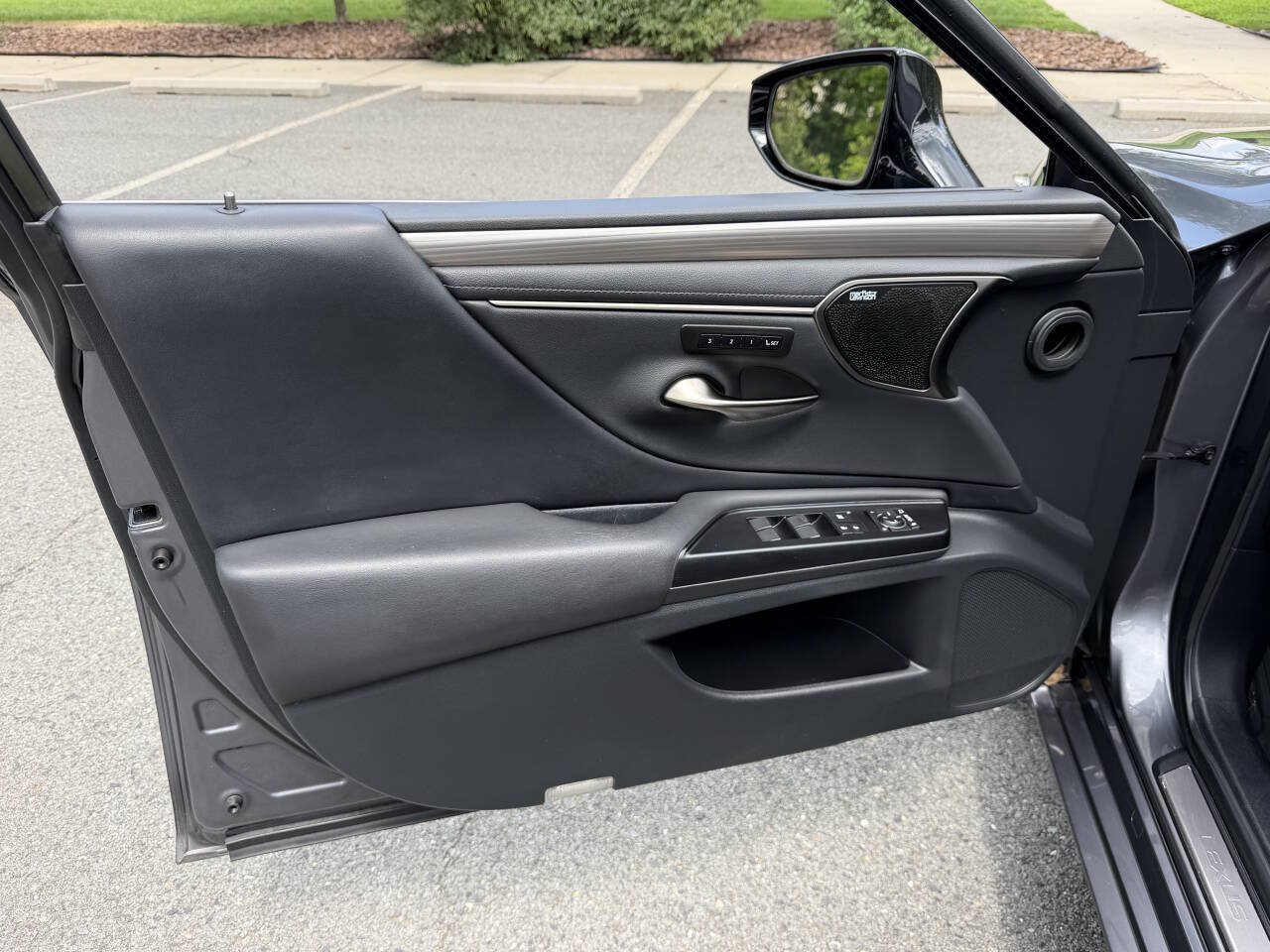 Used 2020 Lexus ES 350 F Sport w/ Accessory Package 2 FWD image 11