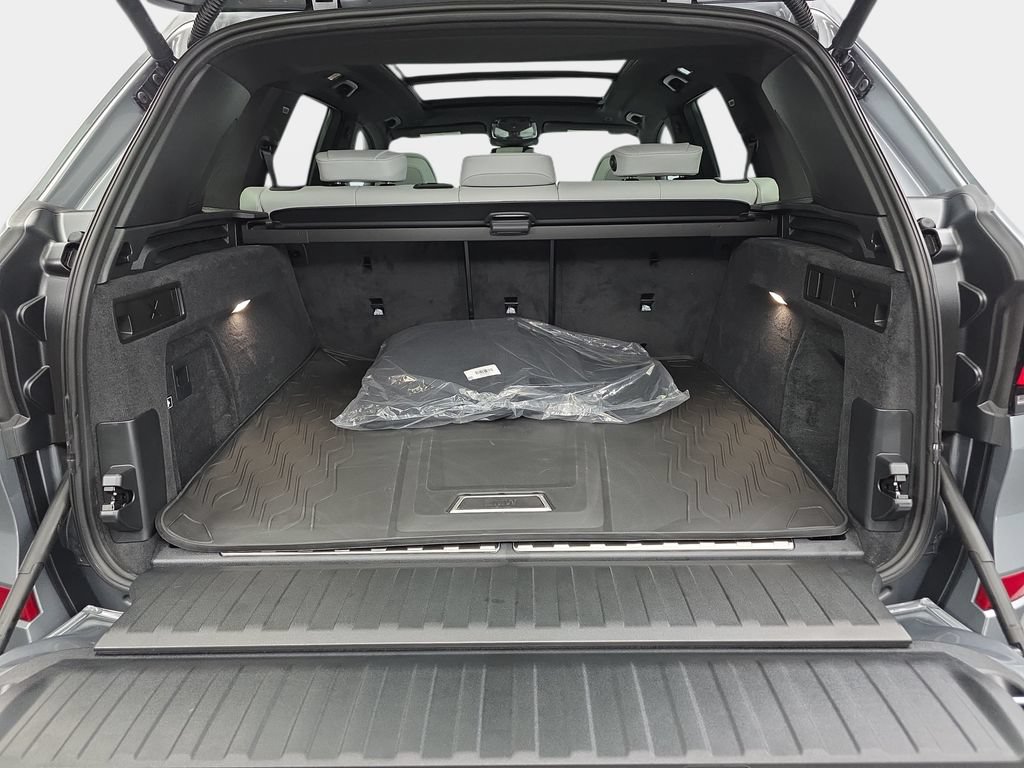 New 2026 BMW X5 xDrive50e w/ M Sport Package AWD/4WD image 12