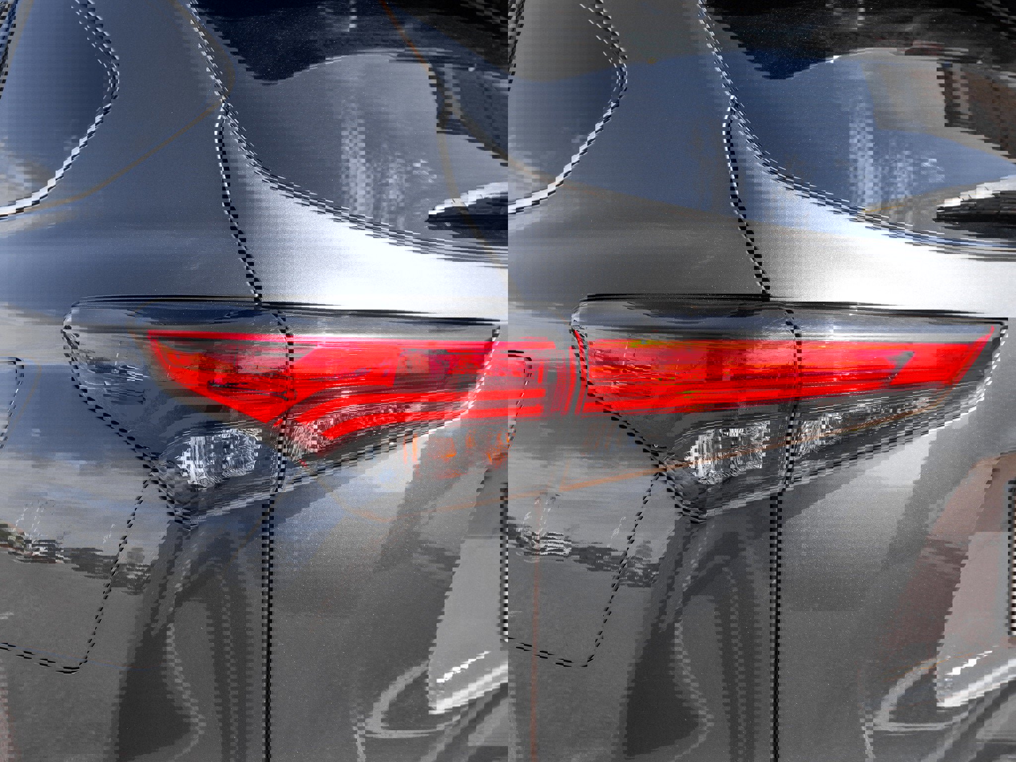 Used 2022 Toyota Highlander LE image 18