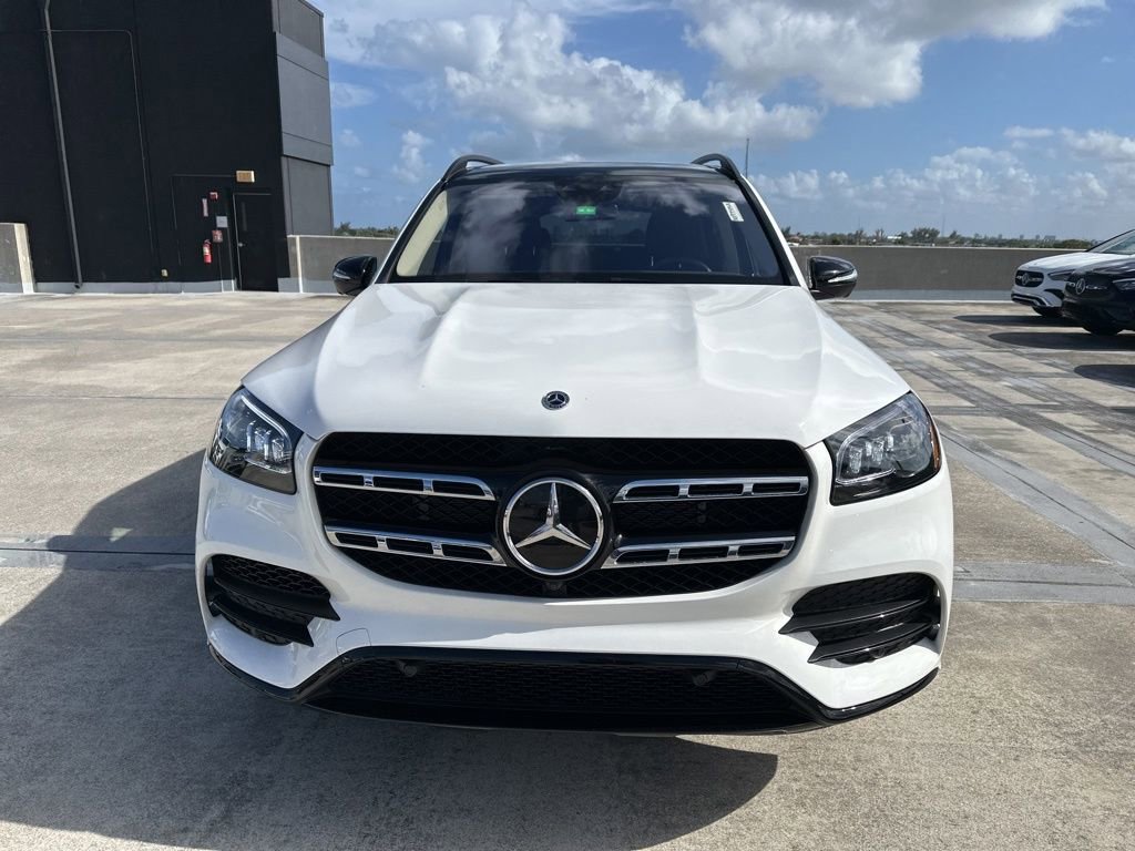 Used 2023 Mercedes-Benz GLS 580 4MATIC image 2