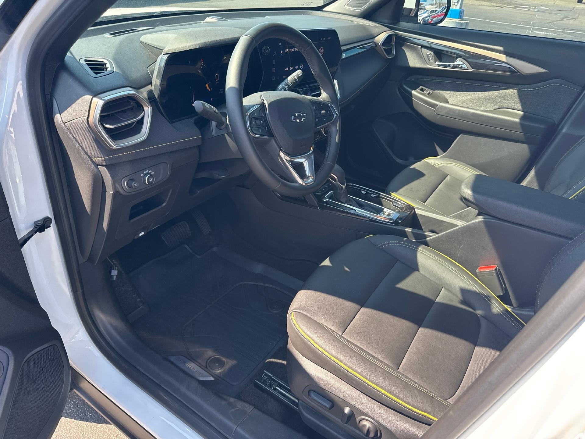 Used 2024 Chevrolet TrailBlazer ACTIV w/ Convenience Package FWD image 11