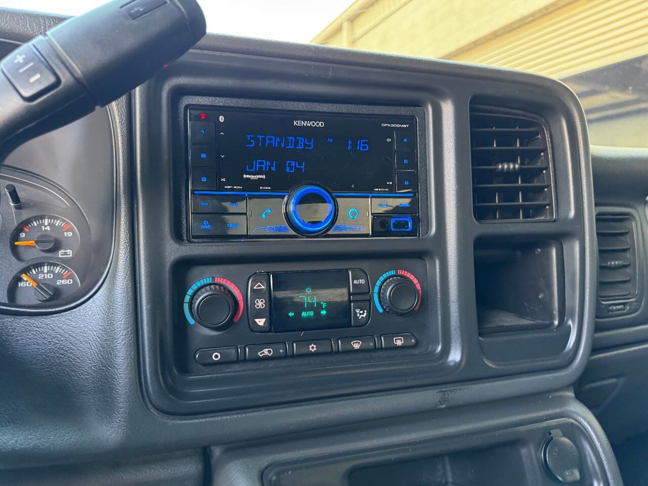 Used 2006 Chevrolet Silverado 2500 LT w/ Heavy-Duty Power Package image 31