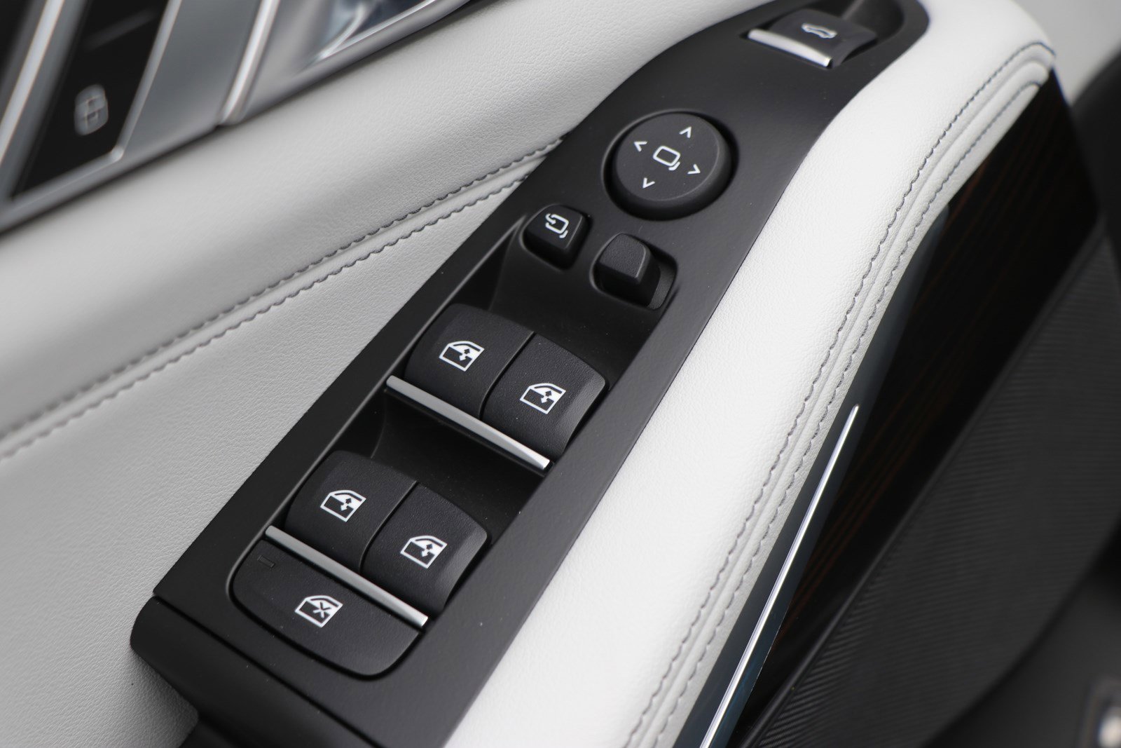 Certified 2025 BMW X5 xDrive50e w/ Parking Assistance Package image 27