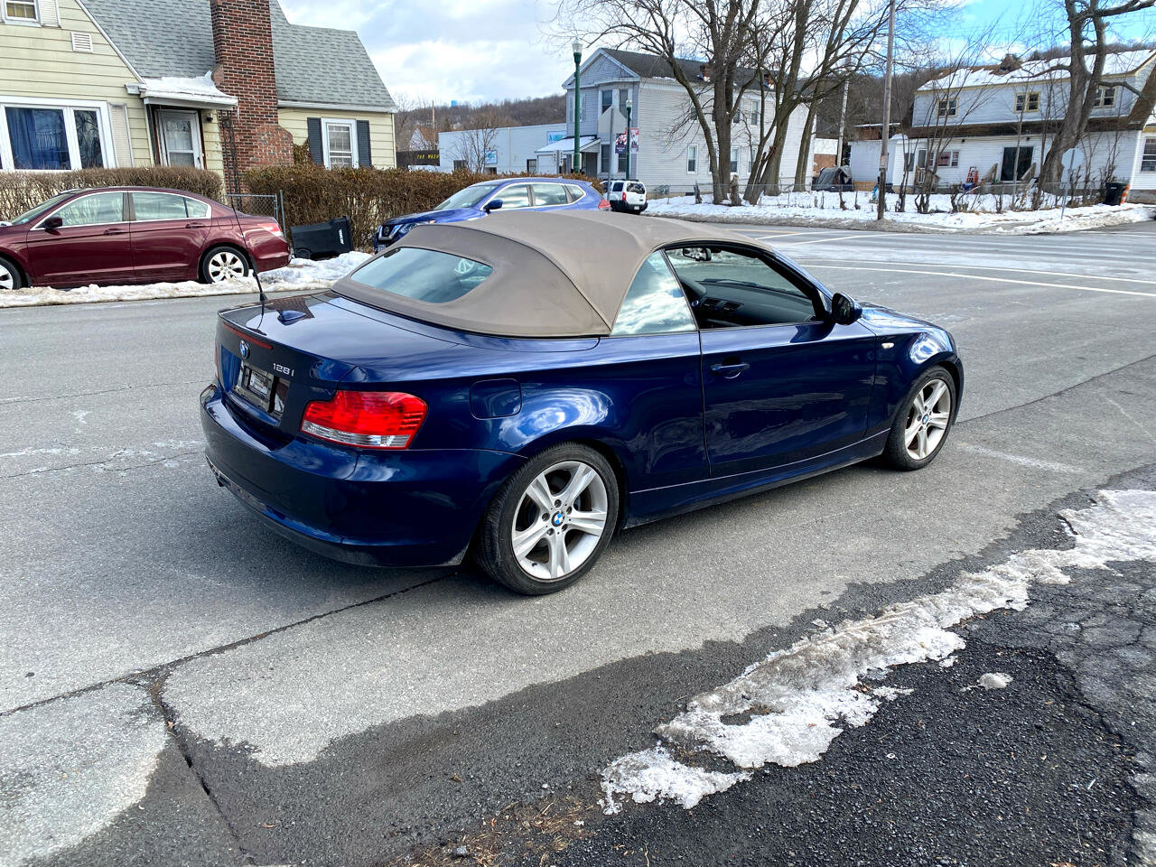Used 2010 BMW 128i Convertible w/ Premium Pkg image 5