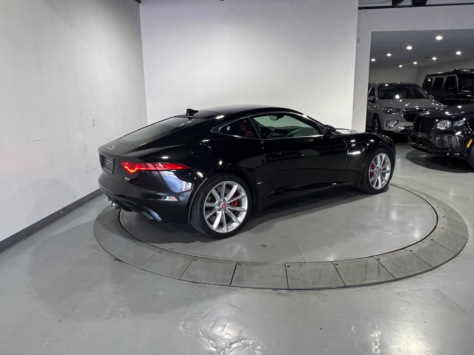Used 2015 Jaguar F-TYPE S image 8