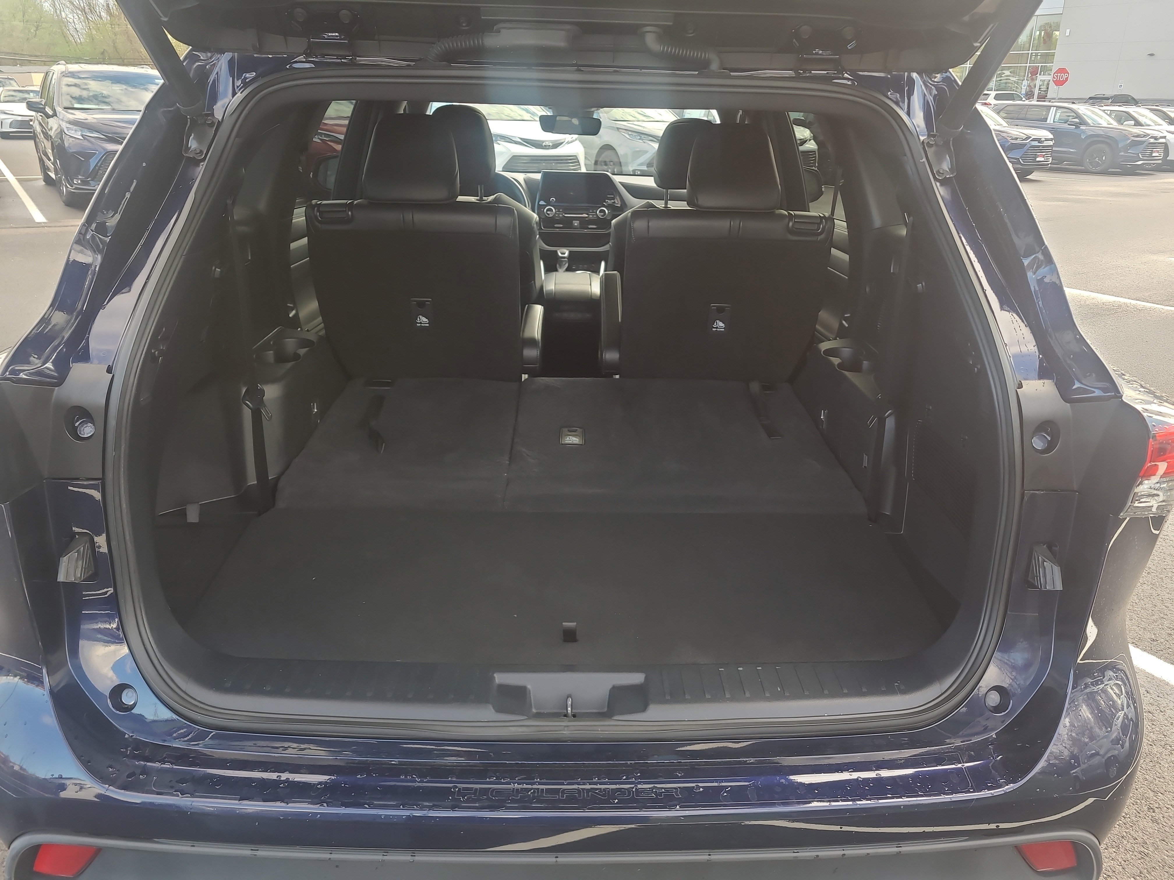 Used 2023 Toyota Highlander XSE AWD/4WD image 32