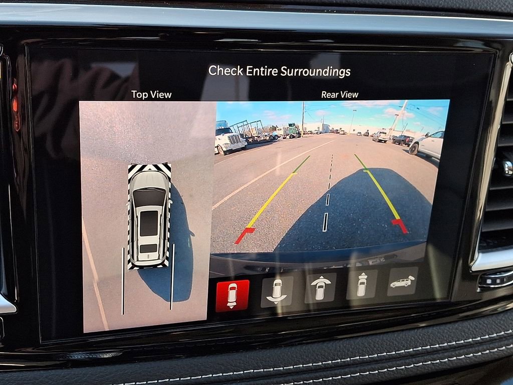 Used 2024 Chrysler Pacifica Limited image 26