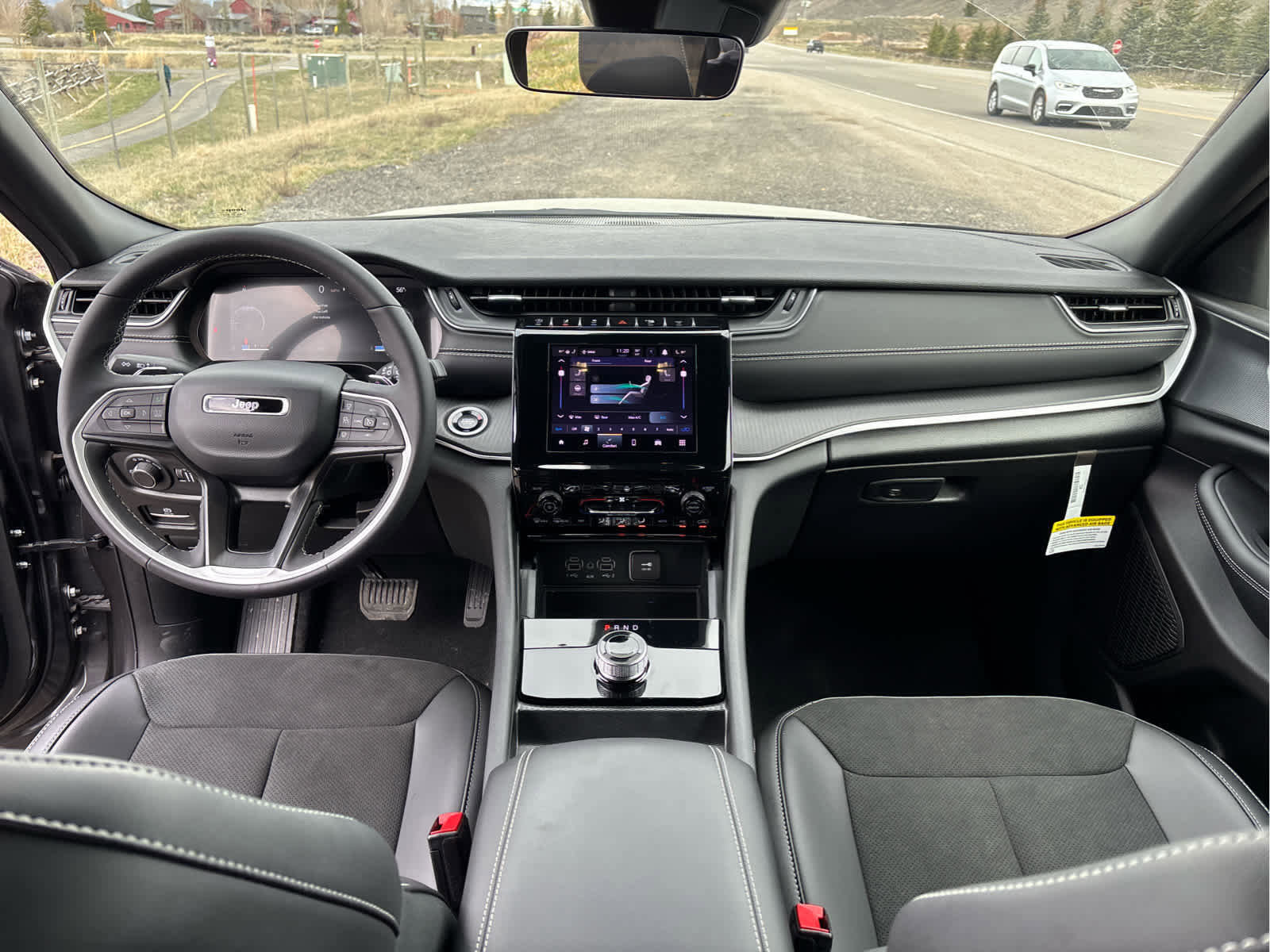 New 2025 Jeep Grand Cherokee L Altitude image 44