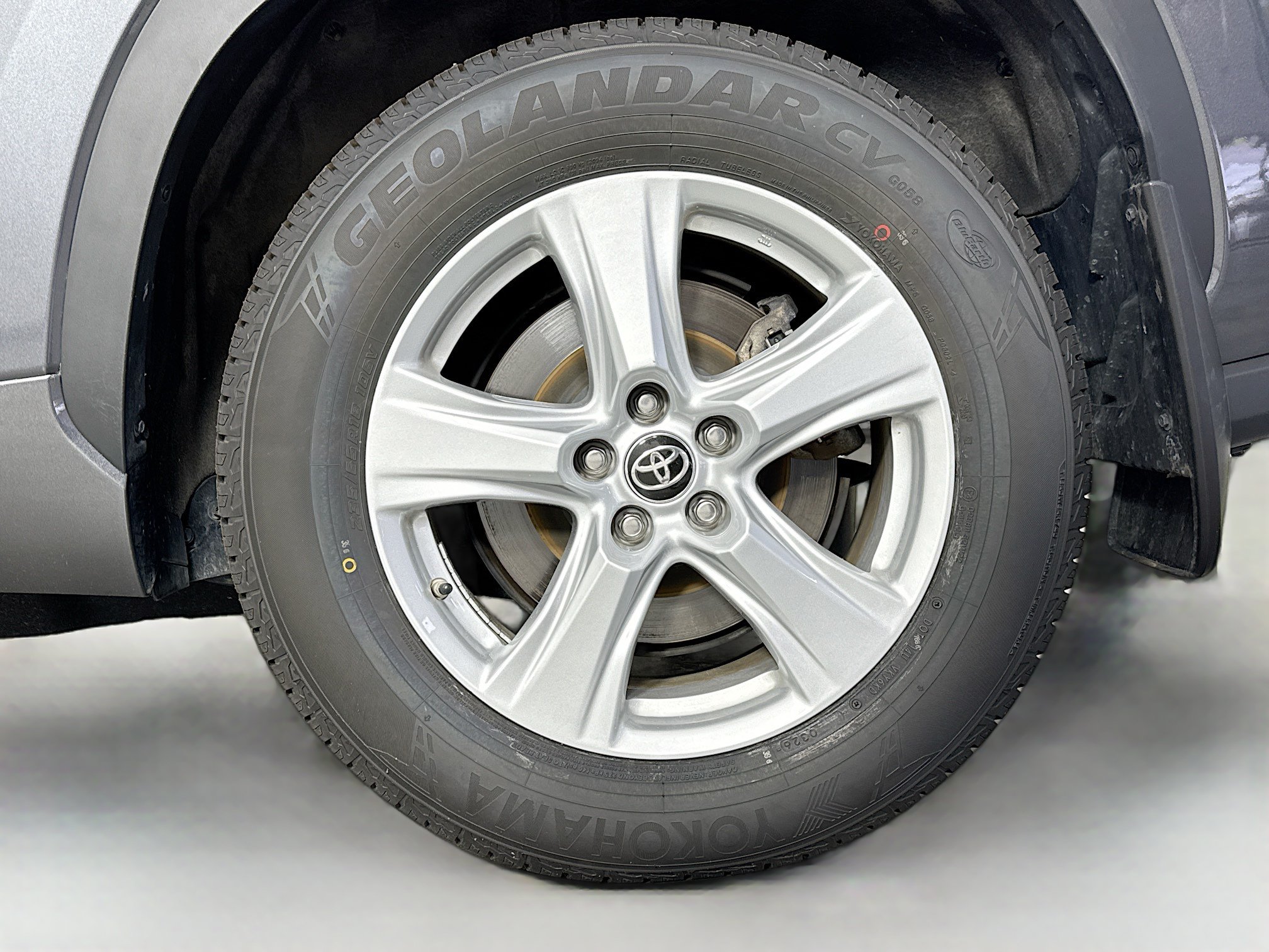 Used 2025 Toyota Highlander LE AWD/4WD image 31
