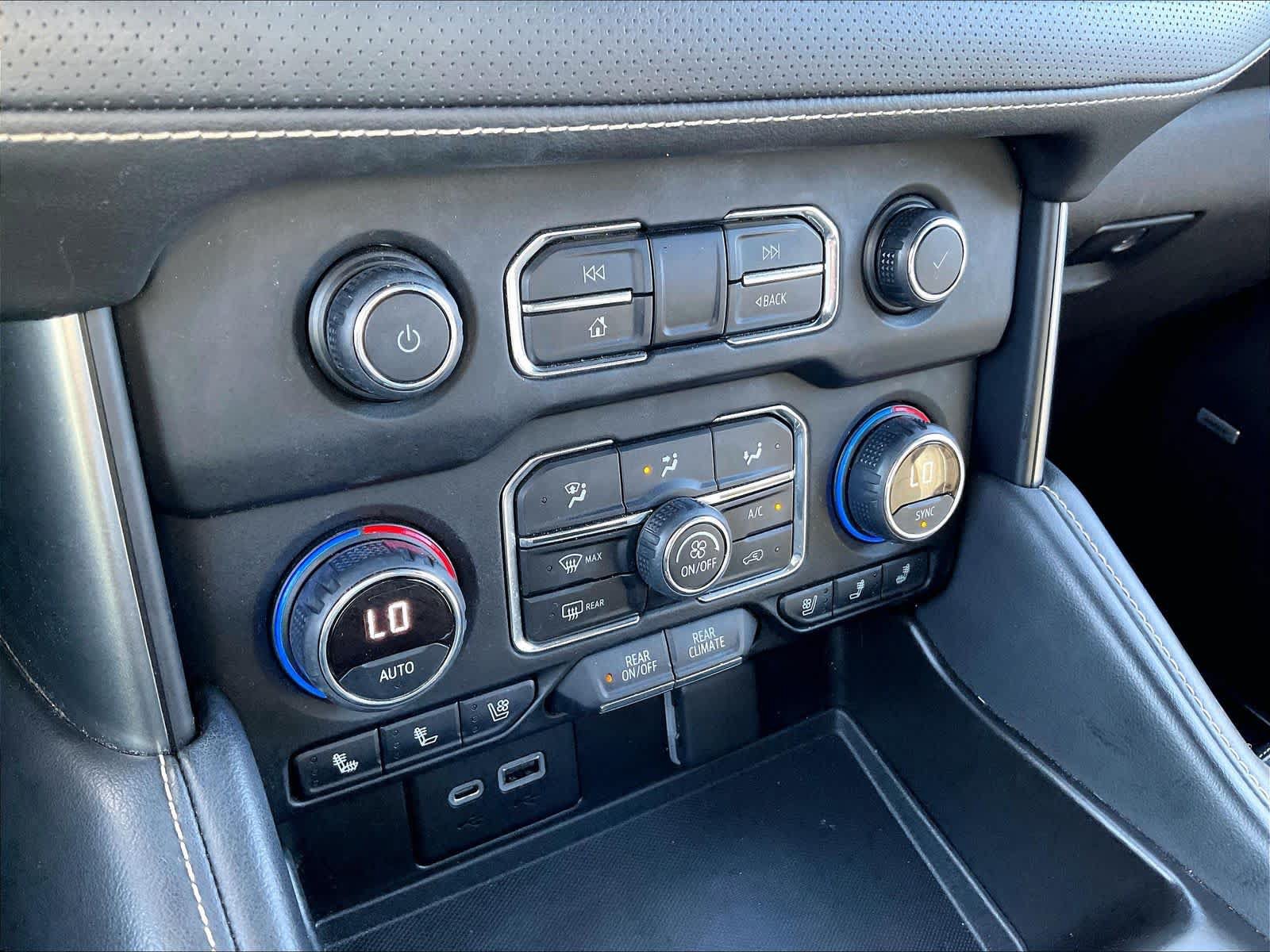 Used 2021 Chevrolet Tahoe Premier AWD/4WD image 39