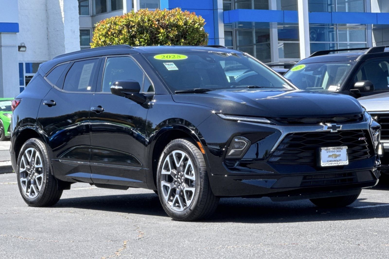 Used 2025 Chevrolet Blazer RS AWD/4WD image 2