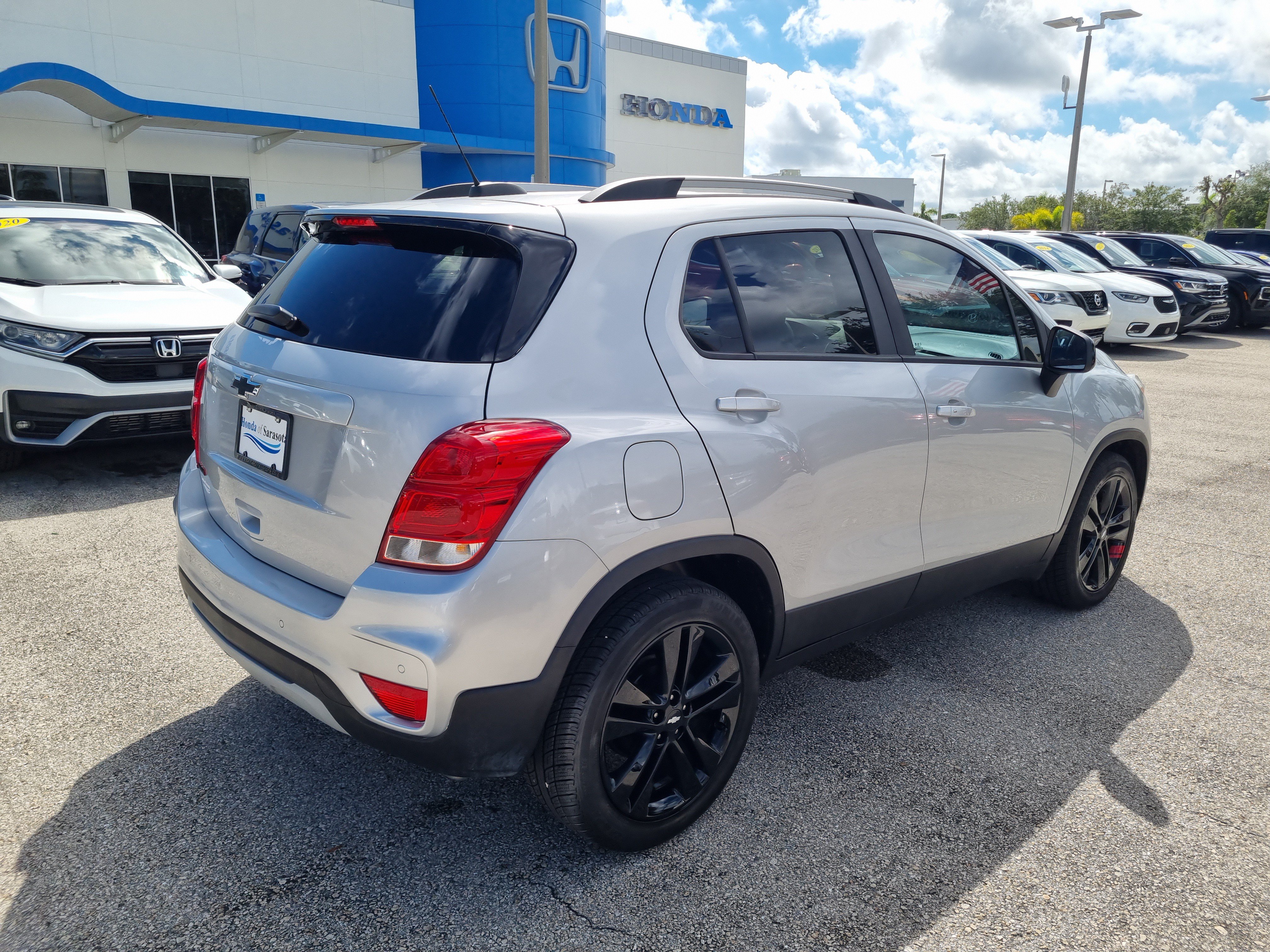 Used 2021 Chevrolet Trax LT w/ Redline Edition FWD image 7