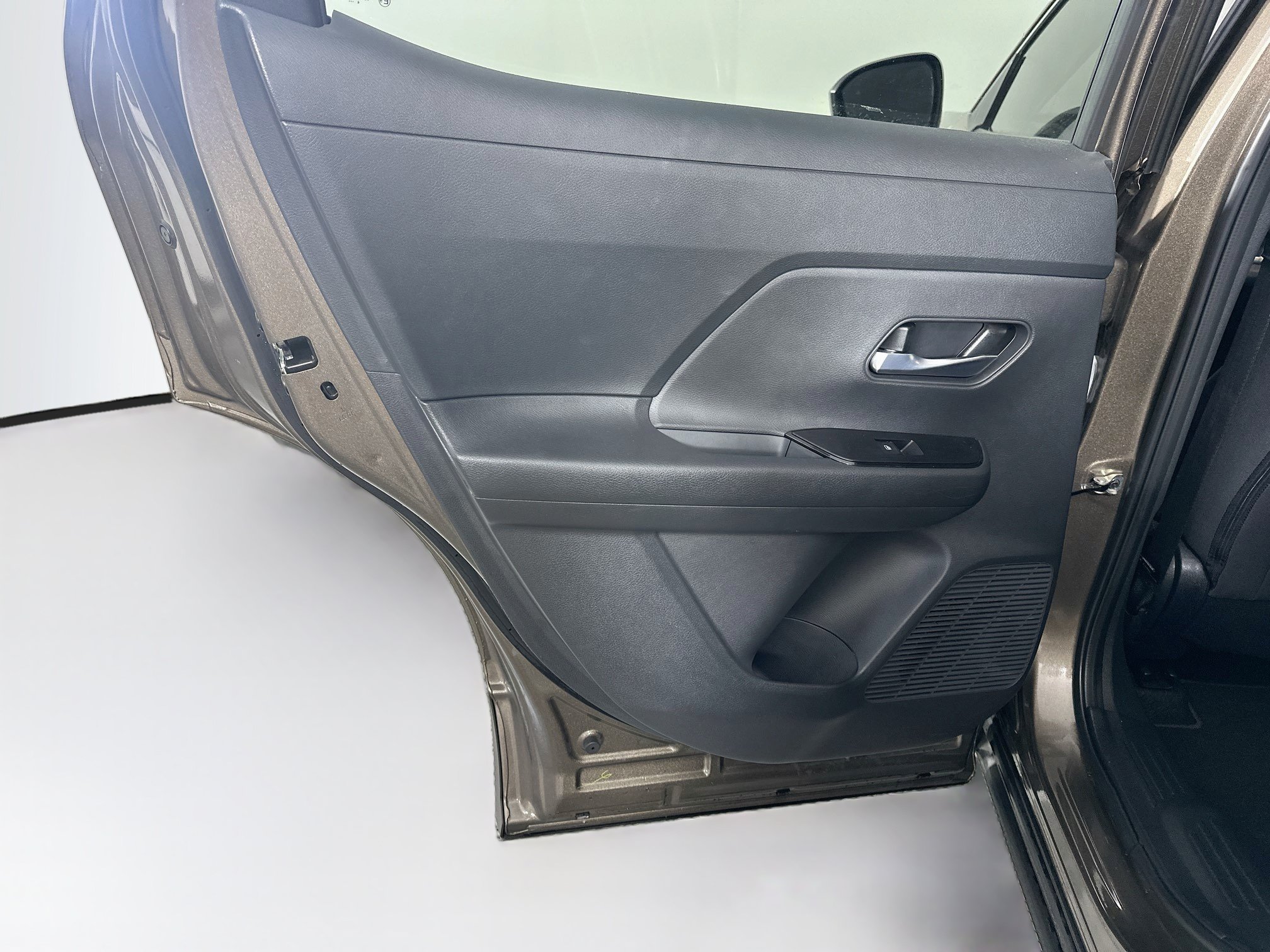 Used 2025 Nissan Kicks SV w/ SV Premium Package FWD image 26