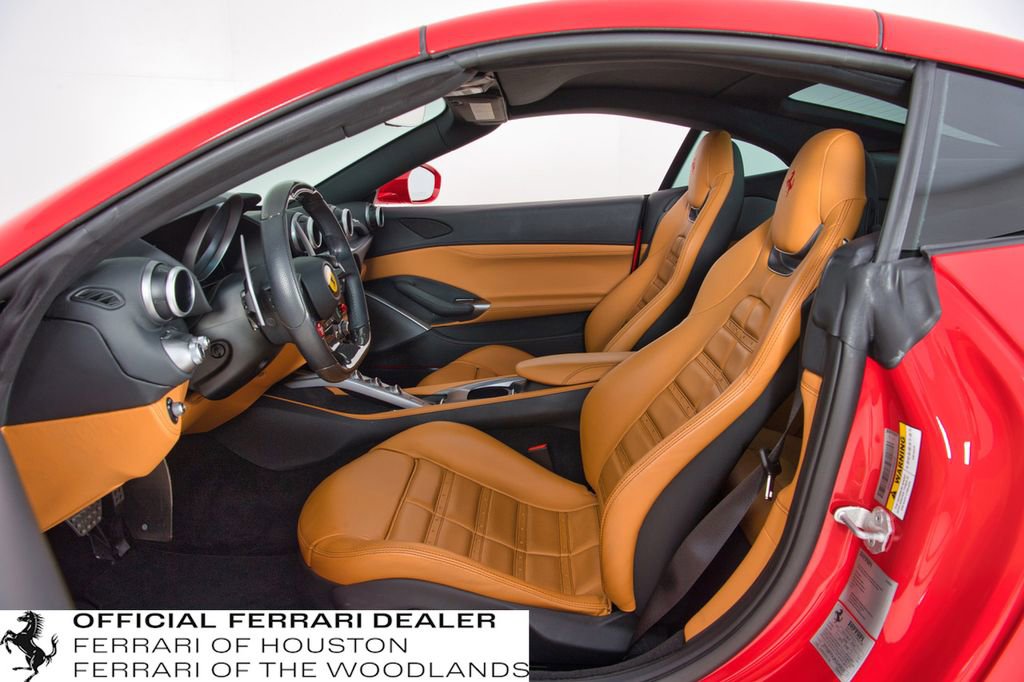 Used 2019 Ferrari Portofino image 5