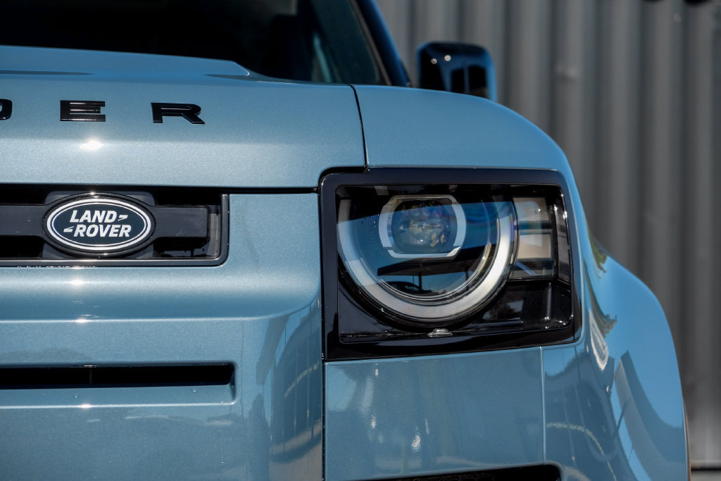 New 2026 Land Rover Defender 110 S AWD/4WD image 6