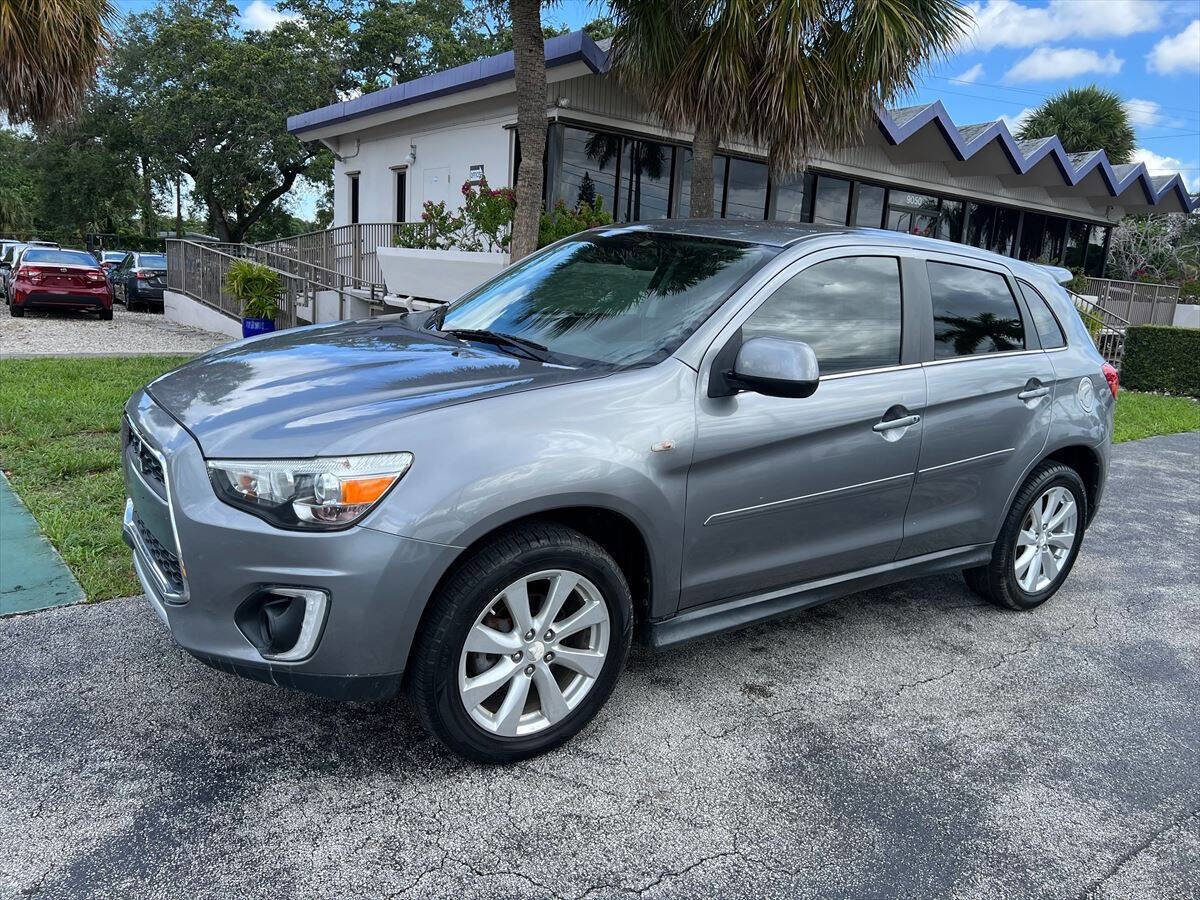 Used 2015 Mitsubishi Outlander Sport SE image 2