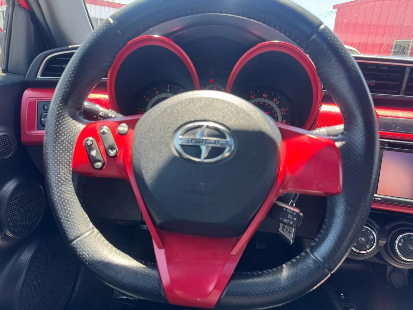 Used 2015 Scion tC FWD image 27