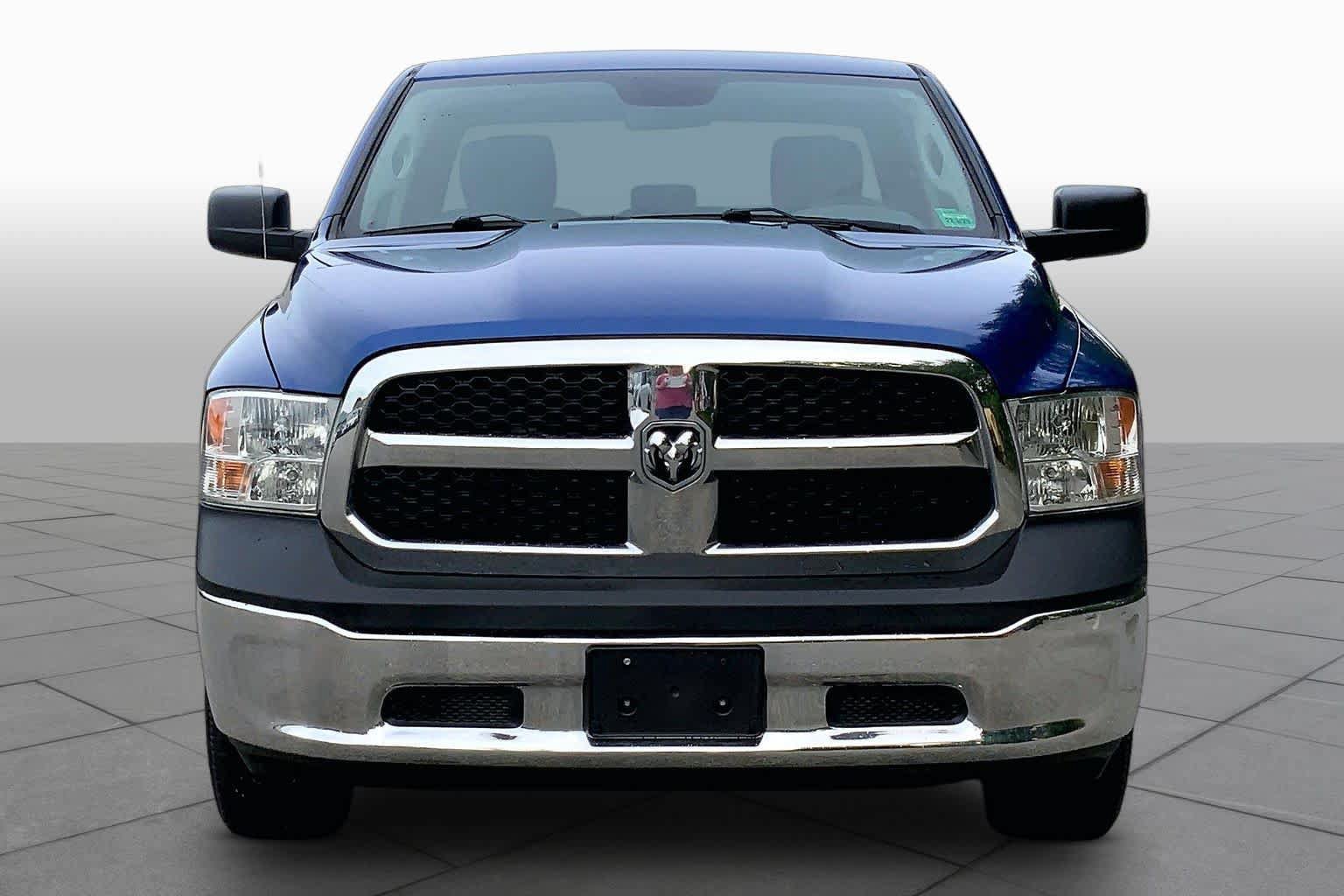 Used 2018 RAM 1500 ST w/ SXT Appearance Group AWD/4WD image 4