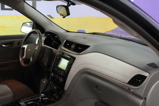 Used 2017 Chevrolet Traverse LT w/ True North Edition FWD image 12