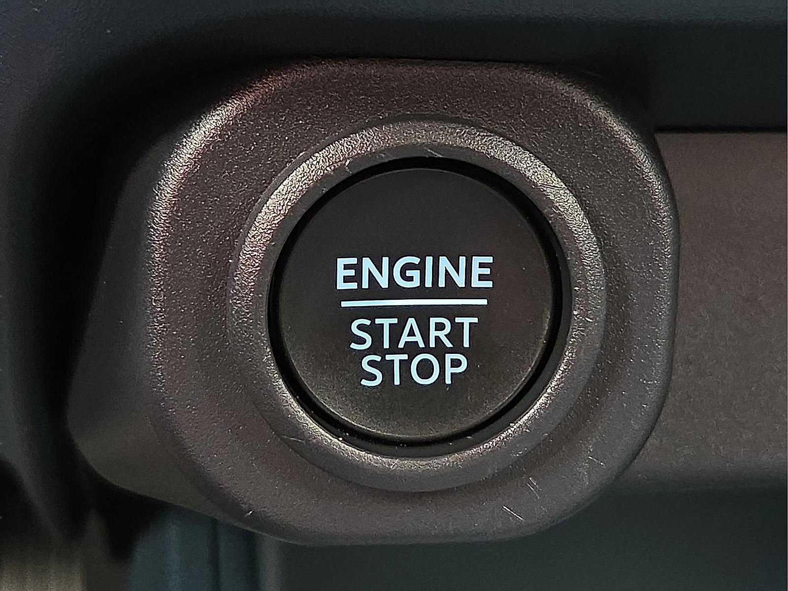 Used 2025 Ford Maverick XLT w/ Equipment Group 301A AWD/4WD image 18
