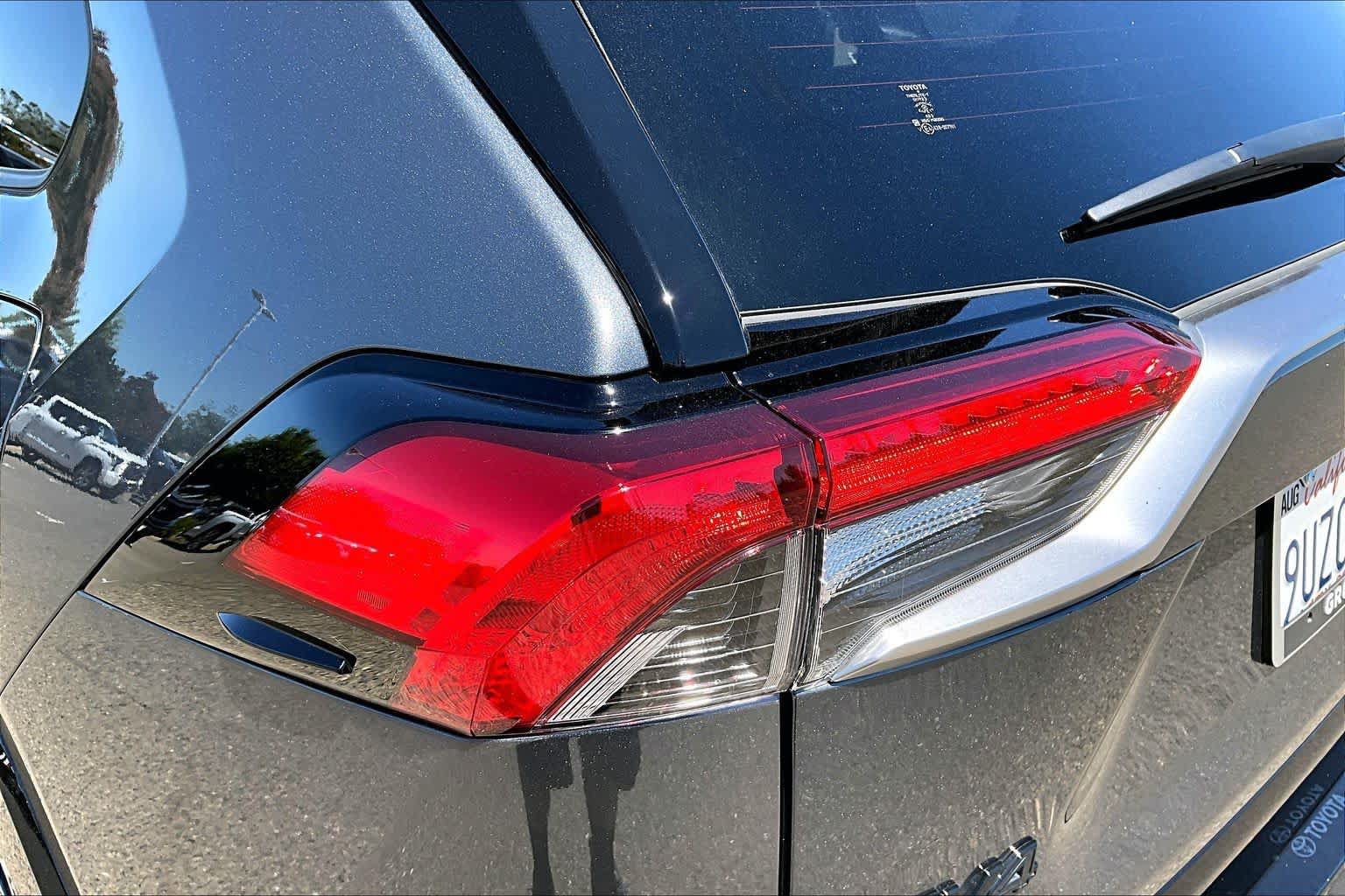 Certified 2025 Toyota RAV4 XSE AWD/4WD image 28