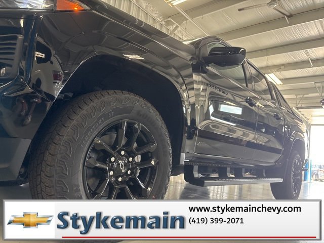 New 2025 Chevrolet Colorado Z71 w/ Midnight Edition image 9