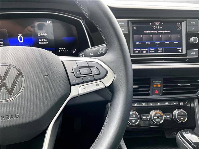 Used 2024 Volkswagen Jetta SE w/ Panoramic Sunroof Package FWD image 19