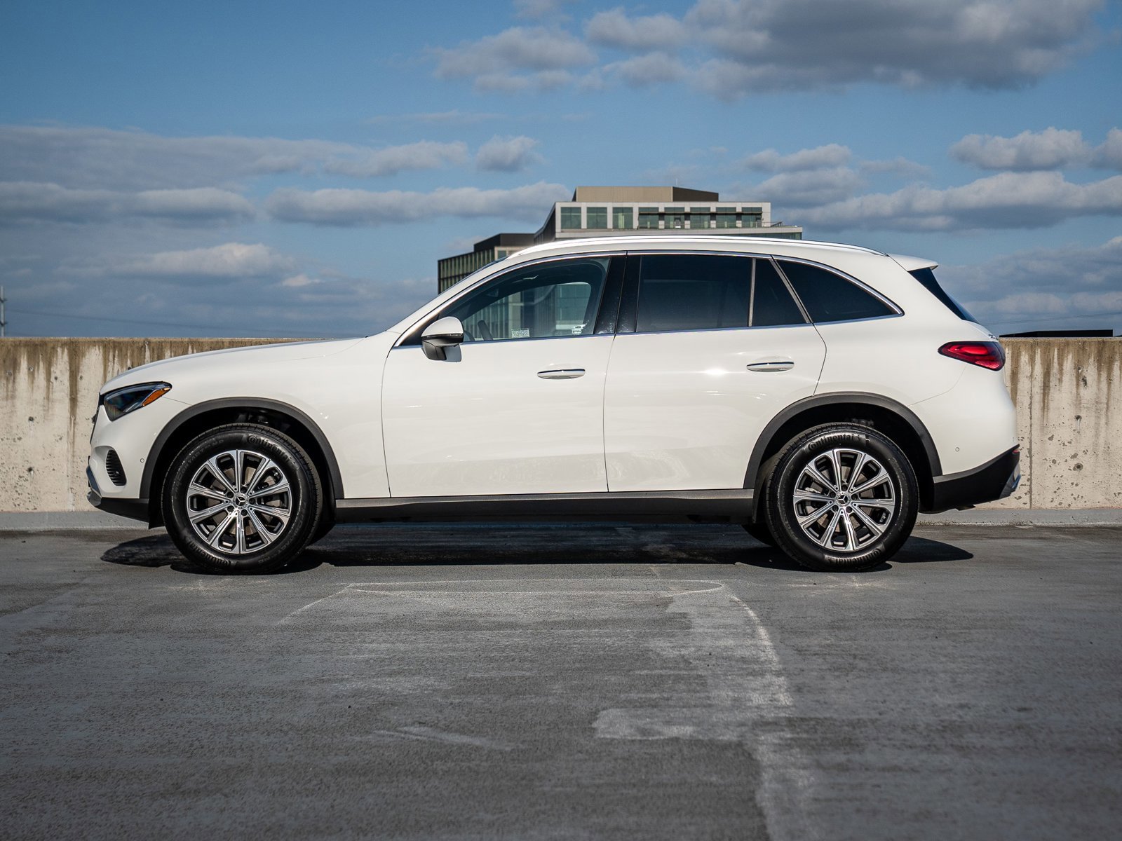 Used 2026 Mercedes-Benz GLC 300 4MATIC image 3