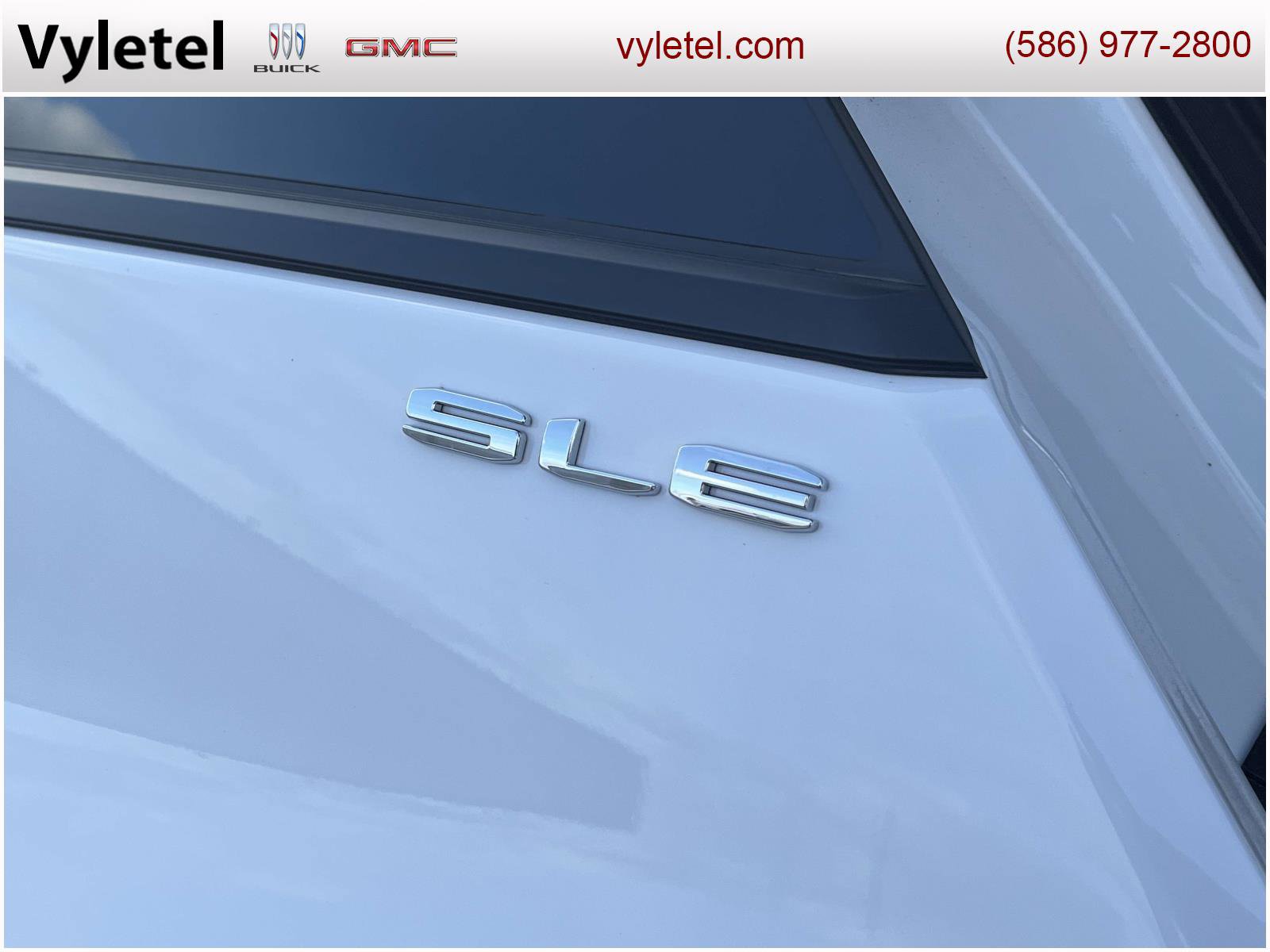 Used 2023 GMC Terrain SLE w/ Driver Convenience Package image 10