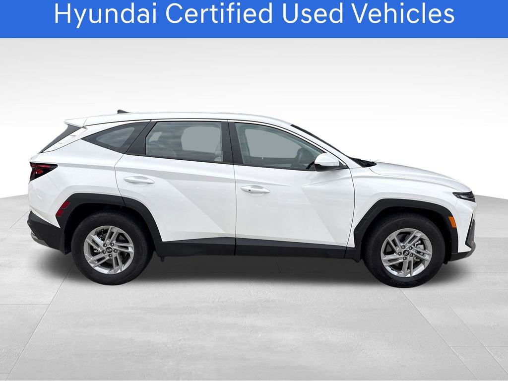 Certified 2025 Hyundai Tucson SE image 4