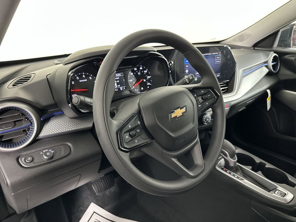 New 2026 Chevrolet Trax LS w/ LS Convenience Package FWD image 10