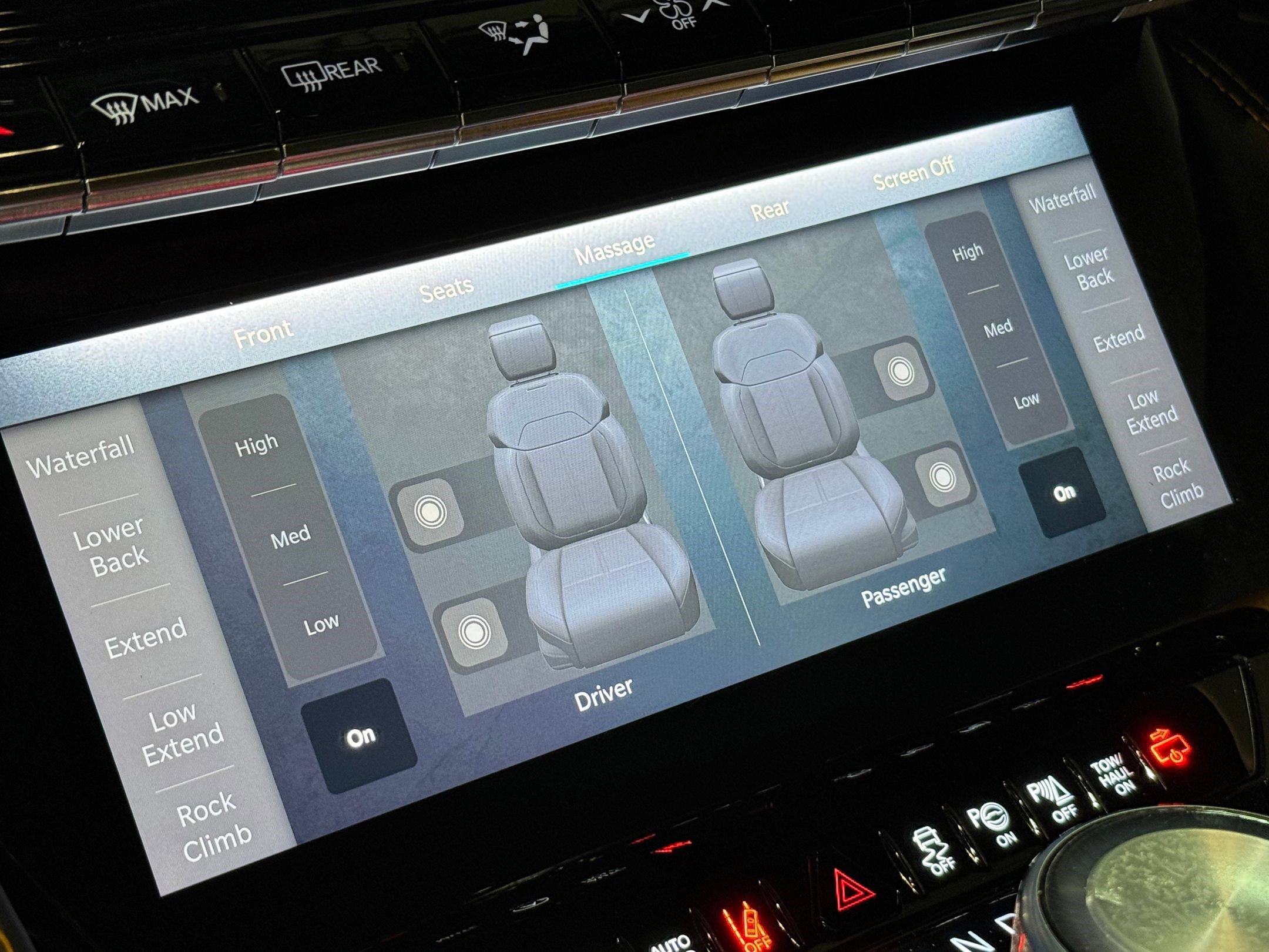 Used 2024 Jeep Grand Wagoneer Series III w/ HD Trailer Tow Package image 32