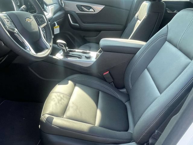 New 2026 Chevrolet Blazer LT w/ LPO, Black Grille Bar Package FWD image 12