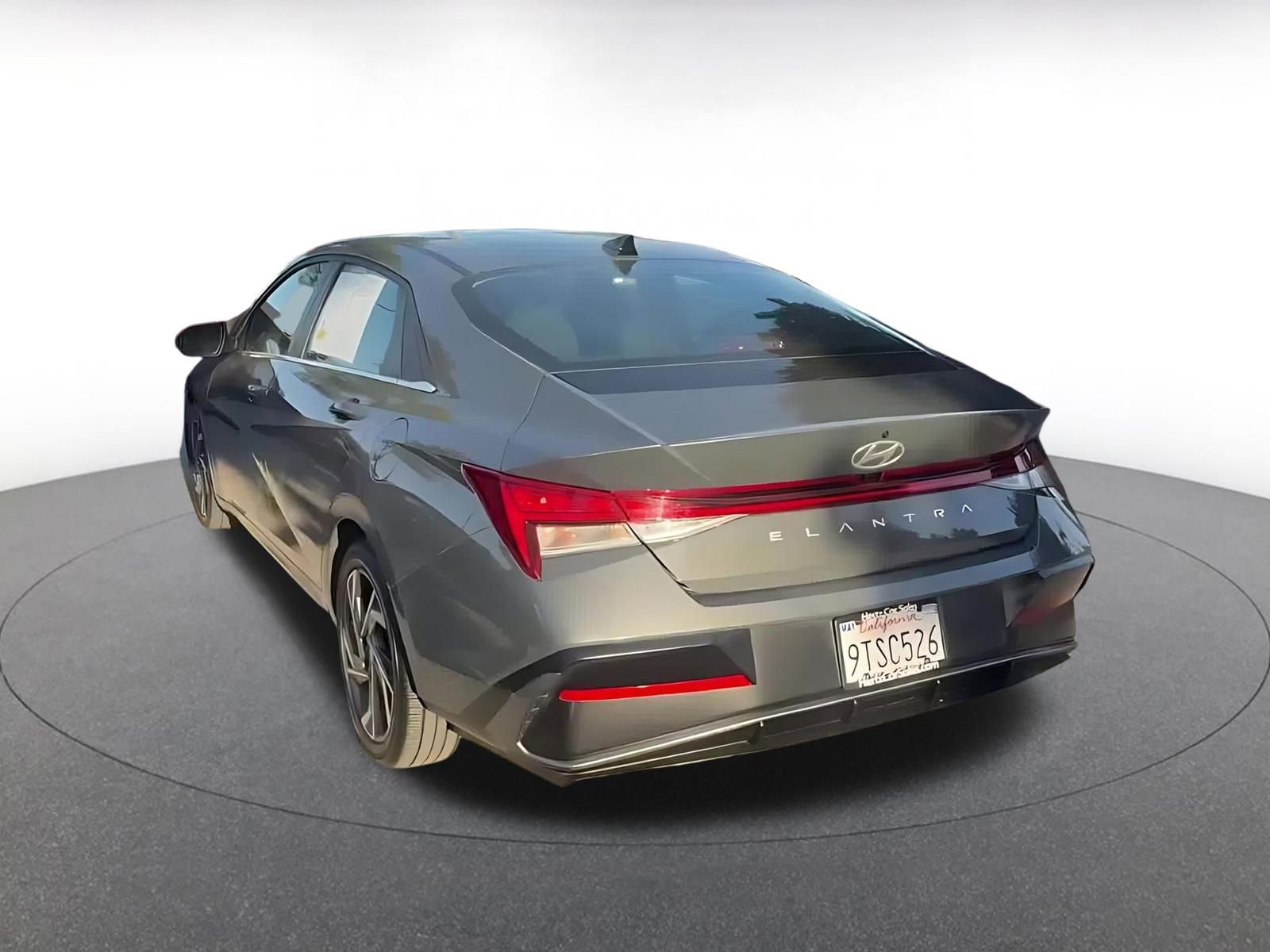 Used 2025 Hyundai Elantra SEL image 11