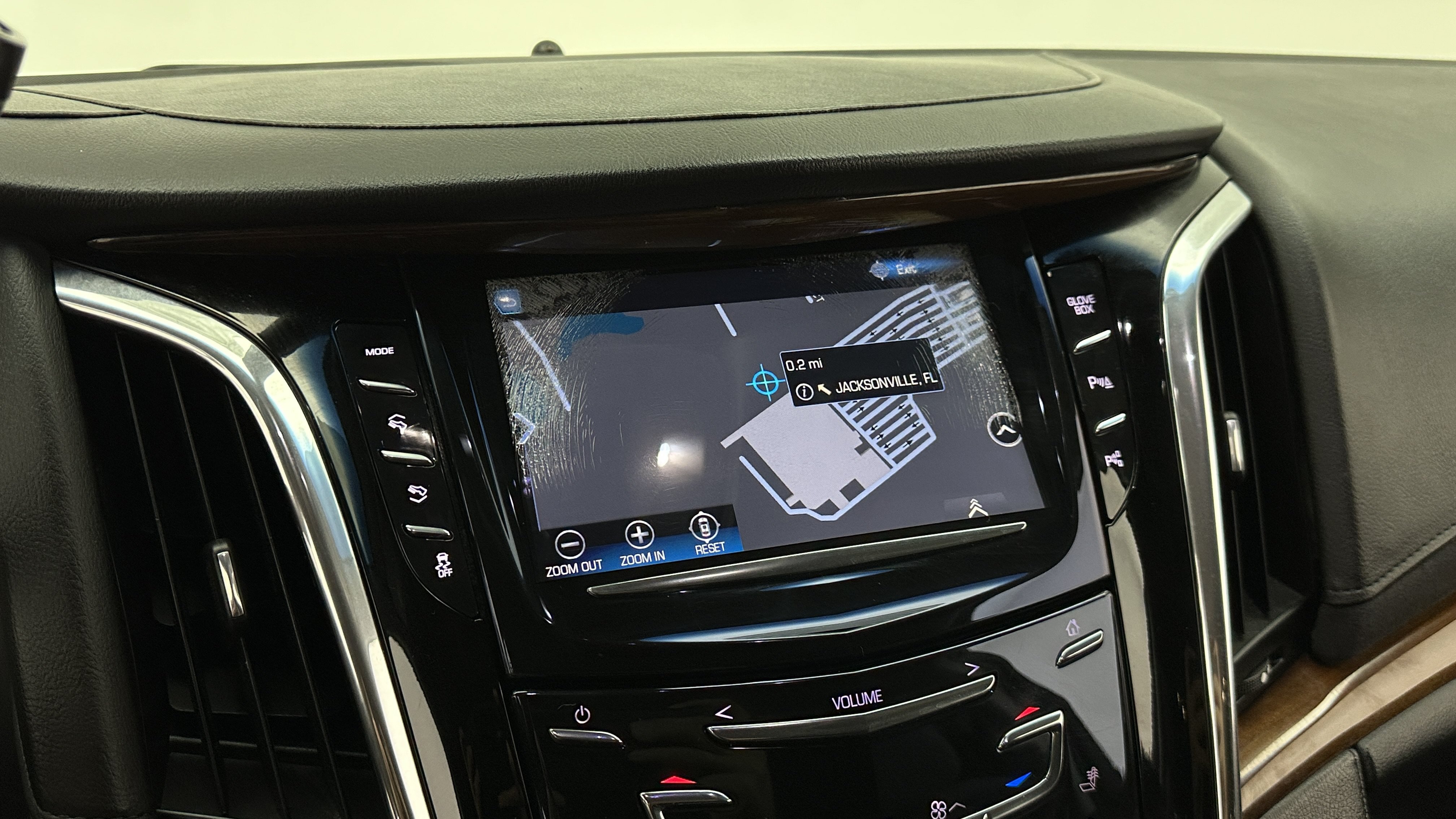 Used 2018 Cadillac Escalade ESV 4WD image 5