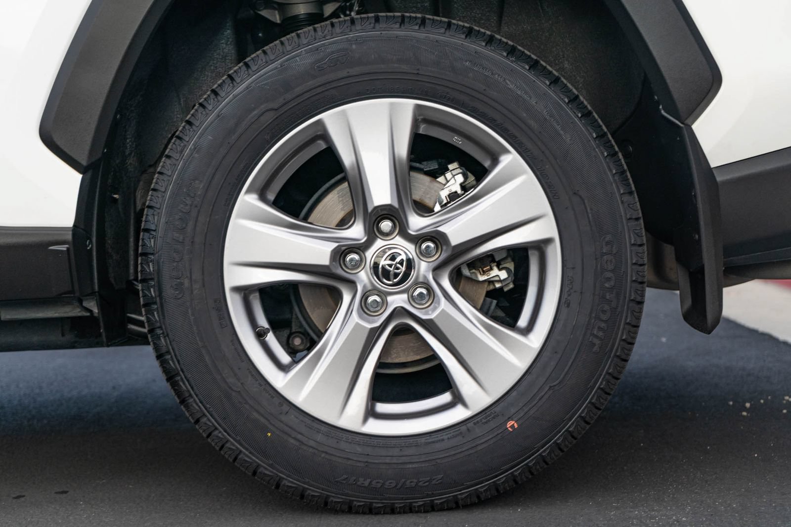 Certified 2025 Toyota RAV4 LE AWD/4WD image 6
