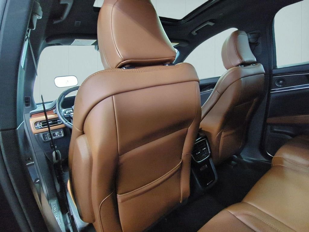 Certified 2022 Lincoln Nautilus Reserve w/ Equipment Group 201A image 28