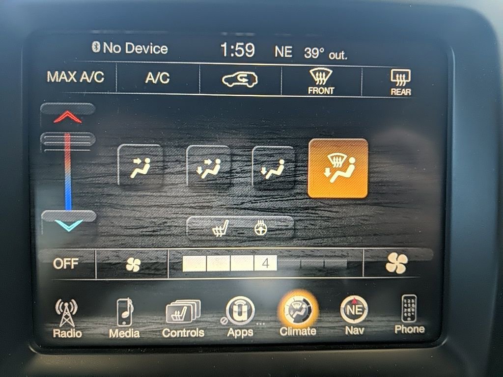 Used 2015 Jeep Cherokee Latitude w/ Cold Weather Group image 16