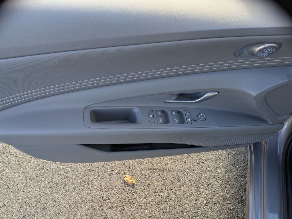 Certified 2023 Hyundai Elantra SEL w/ Convenience Package image 9