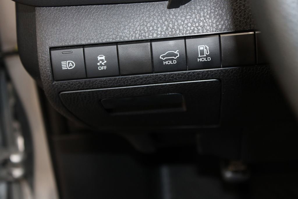 Used 2022 Toyota Camry LE FWD image 33