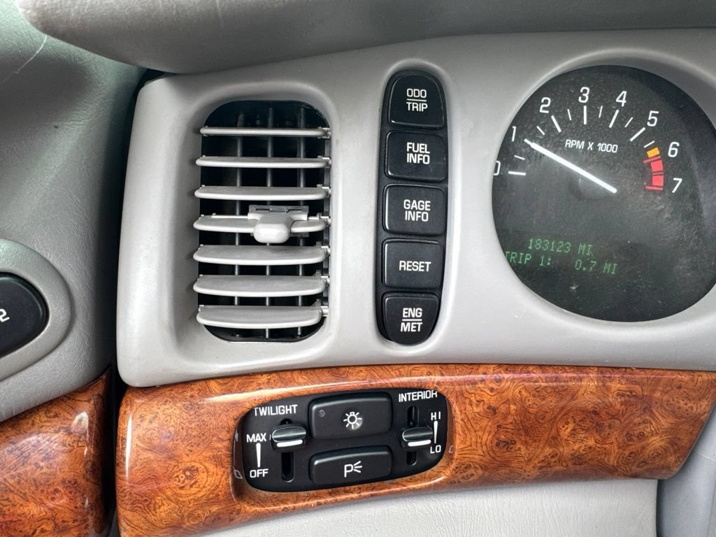 Used 2002 Buick Le Sabre Limited FWD image 10
