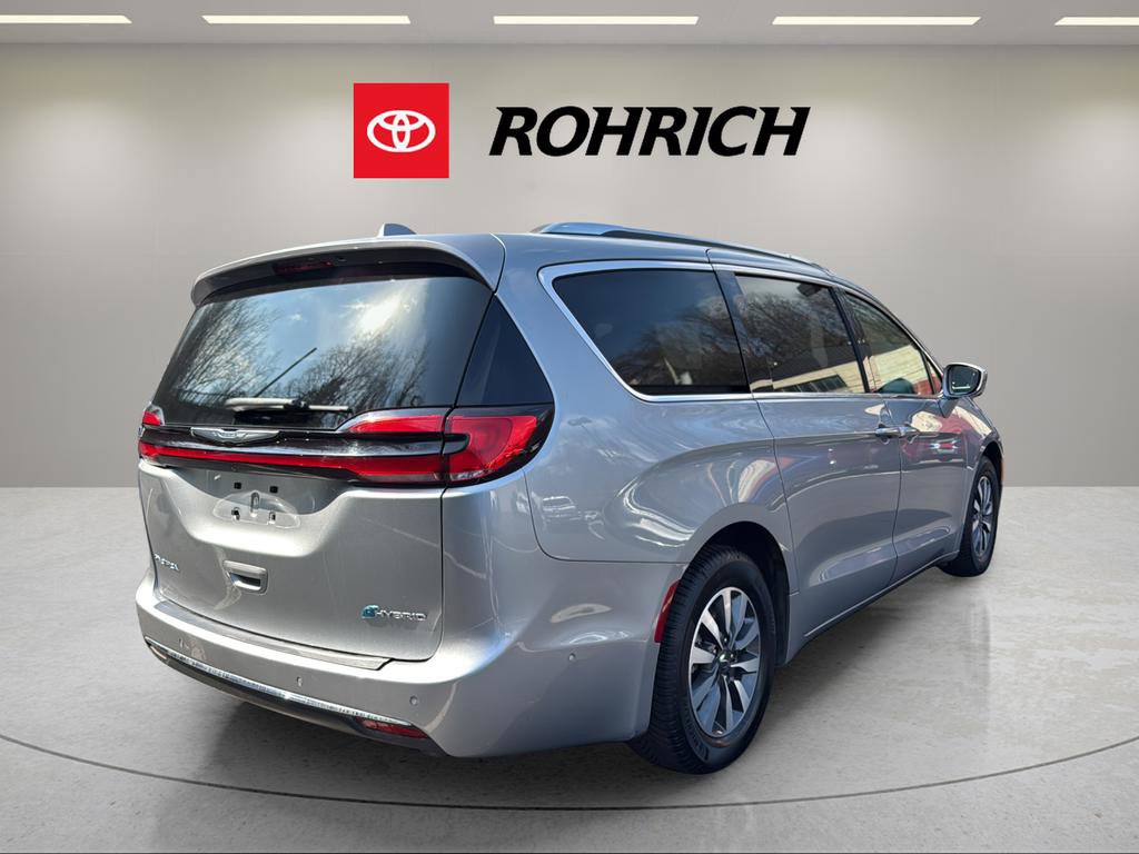 Used 2021 Chrysler Pacifica Touring-L image 6
