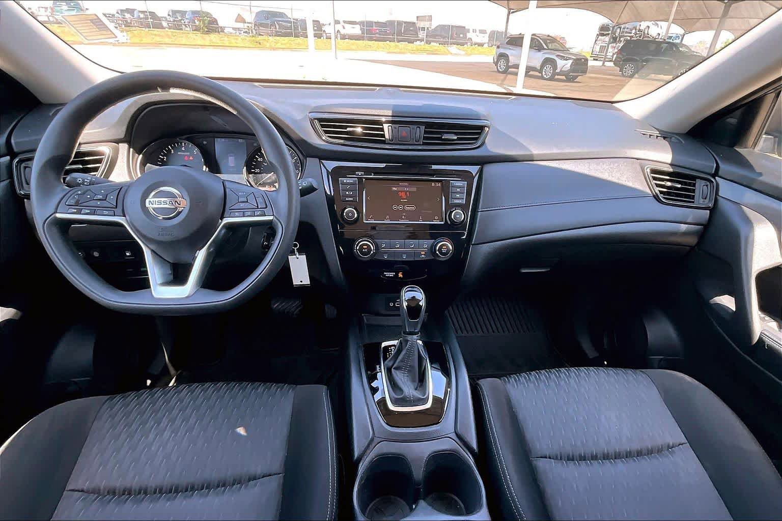 Used 2020 Nissan Rogue S FWD image 13
