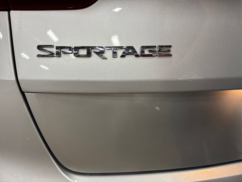 Used 2021 Kia Sportage EX image 15