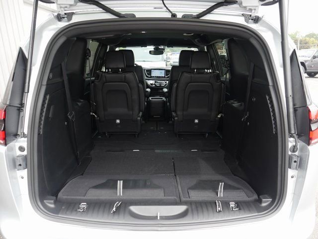 New 2026 Chrysler Pacifica Select image 11