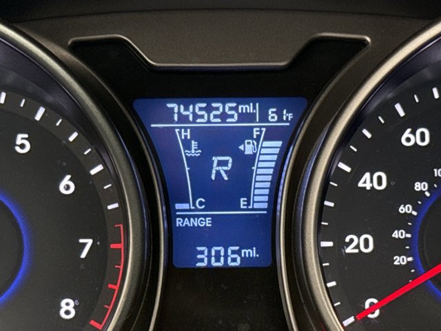 Used 2017 Hyundai Veloster Value Edition image 20