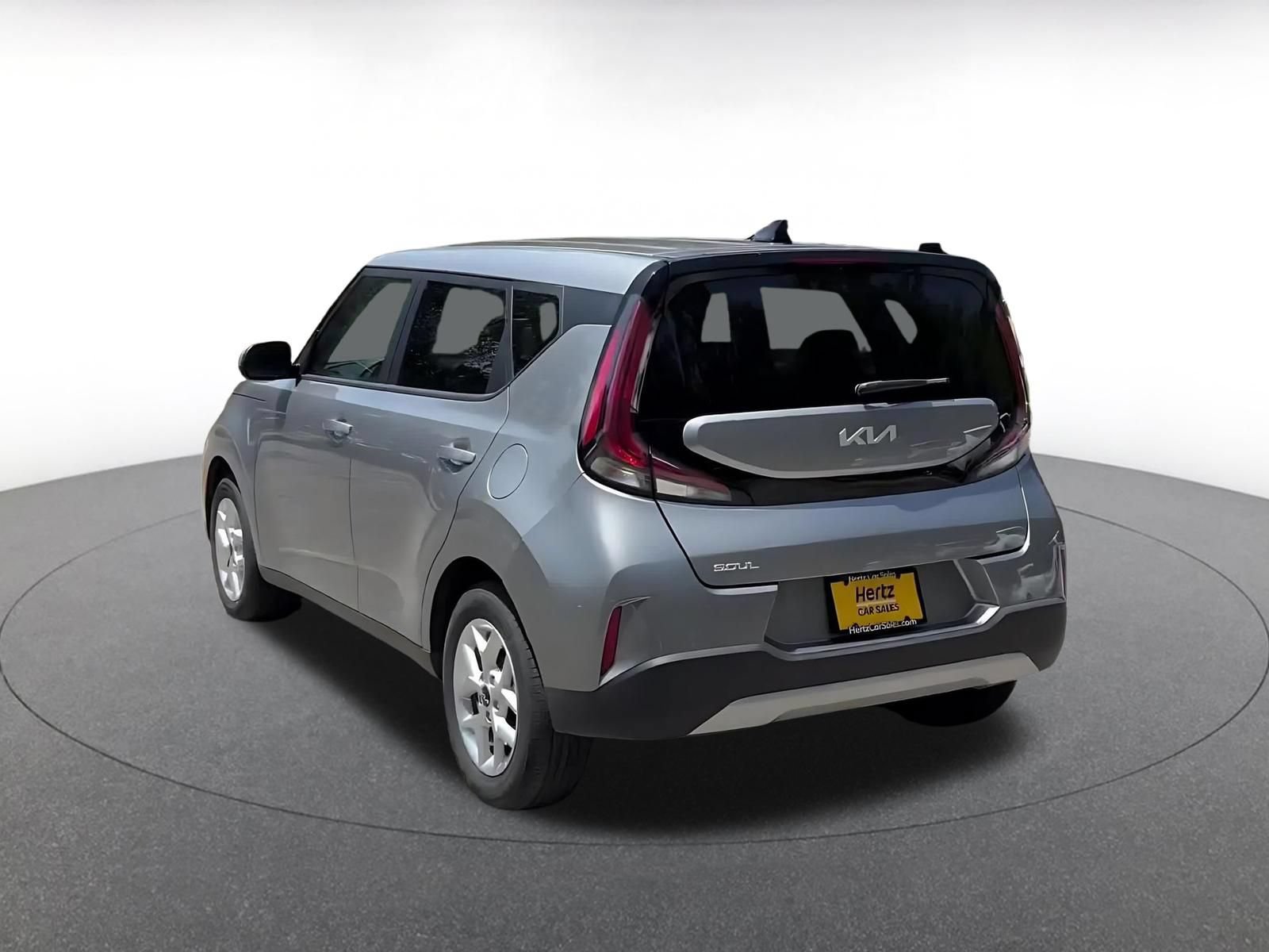 Used 2025 Kia Soul LX w/ LX Technology Package FWD image 10